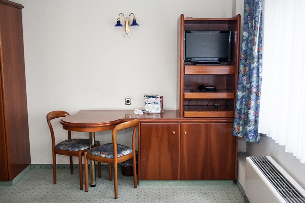 Hotel La Vigie & Ristorante Belvedere Duisburg Habitación foto
