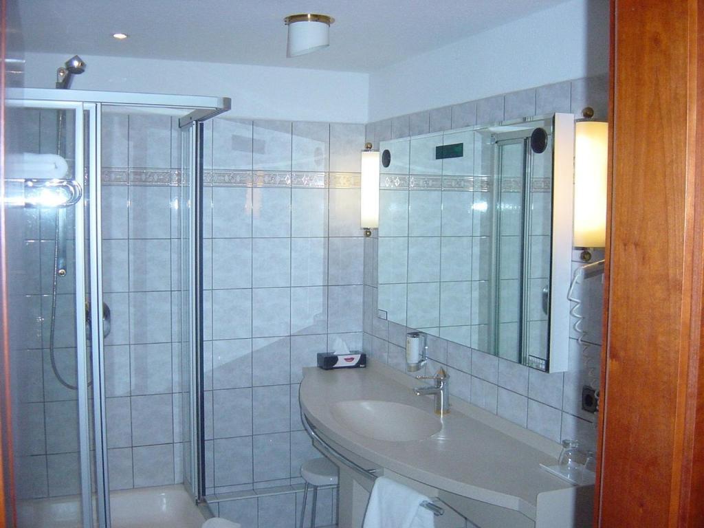 Hotel La Vigie & Ristorante Belvedere Duisburg Habitación foto